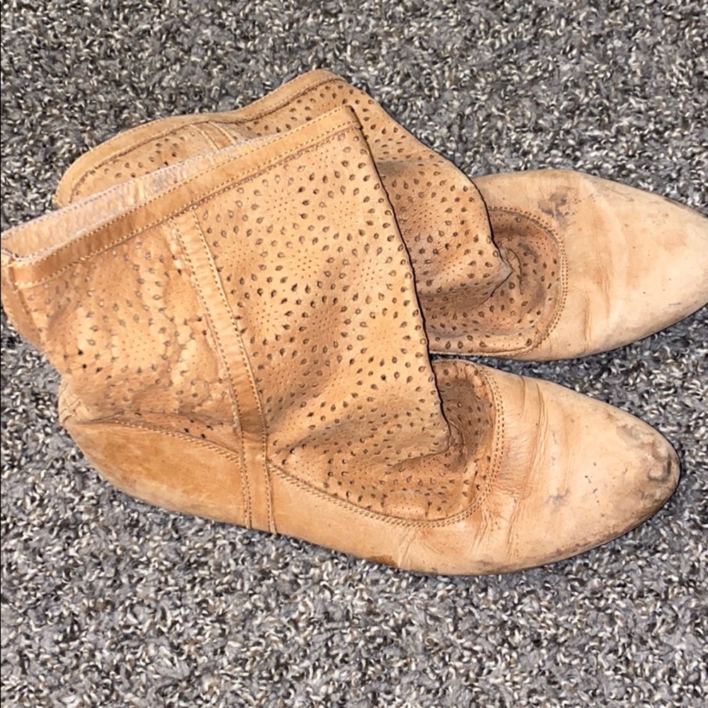 🔴 Zara leather sunflower cut out boots